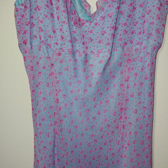 Alice & Trixie 100% Silk Floral Ruffle V-Neck Tie up Front Midi Dress Sz L Blue - Picture 8 of 8
